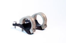 Load image into Gallery viewer, Renthal Integra 35 Handlebar Clamp 45 mm./ Zero Rise